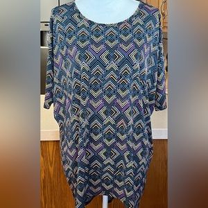 LuLaRoe Irma Tunic in Geometric Print